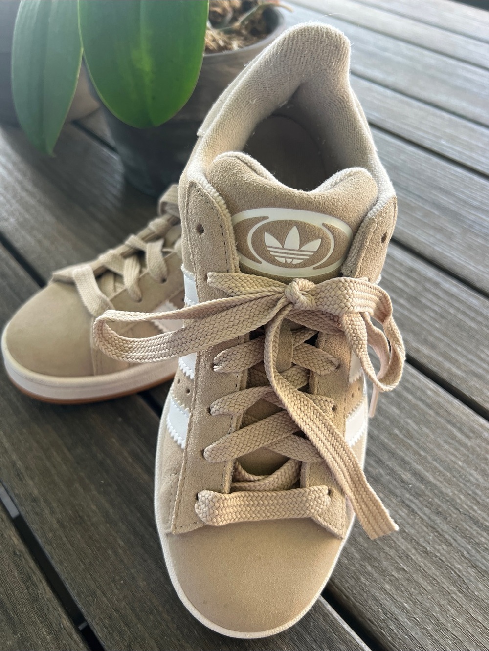 Adidas Campus 00s Sneakers – Beige/Tan & White